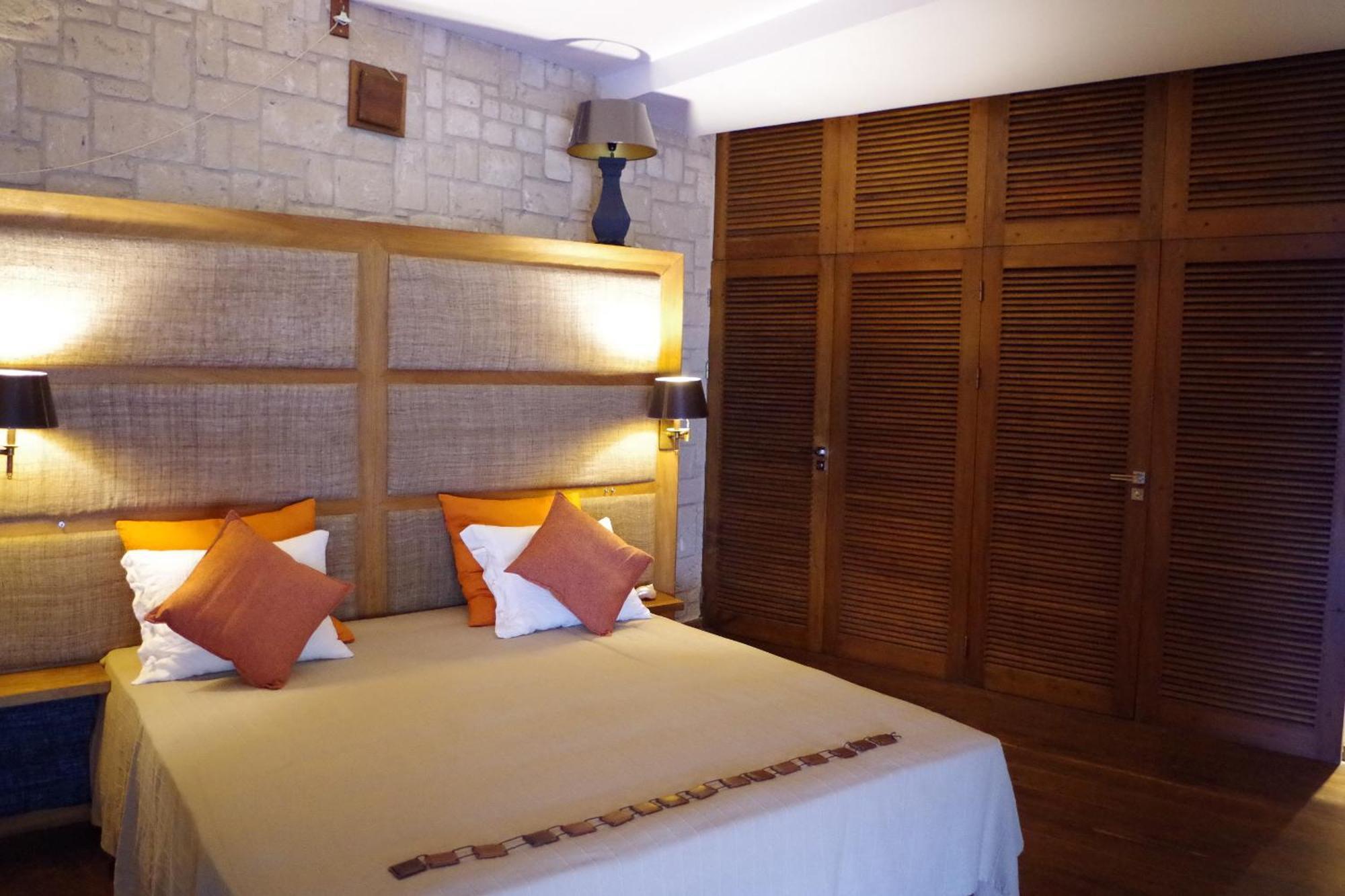 Bed and Breakfast Demeure De La Compagnie Generale Des Huiles Precieuses Ифати Экстерьер фото