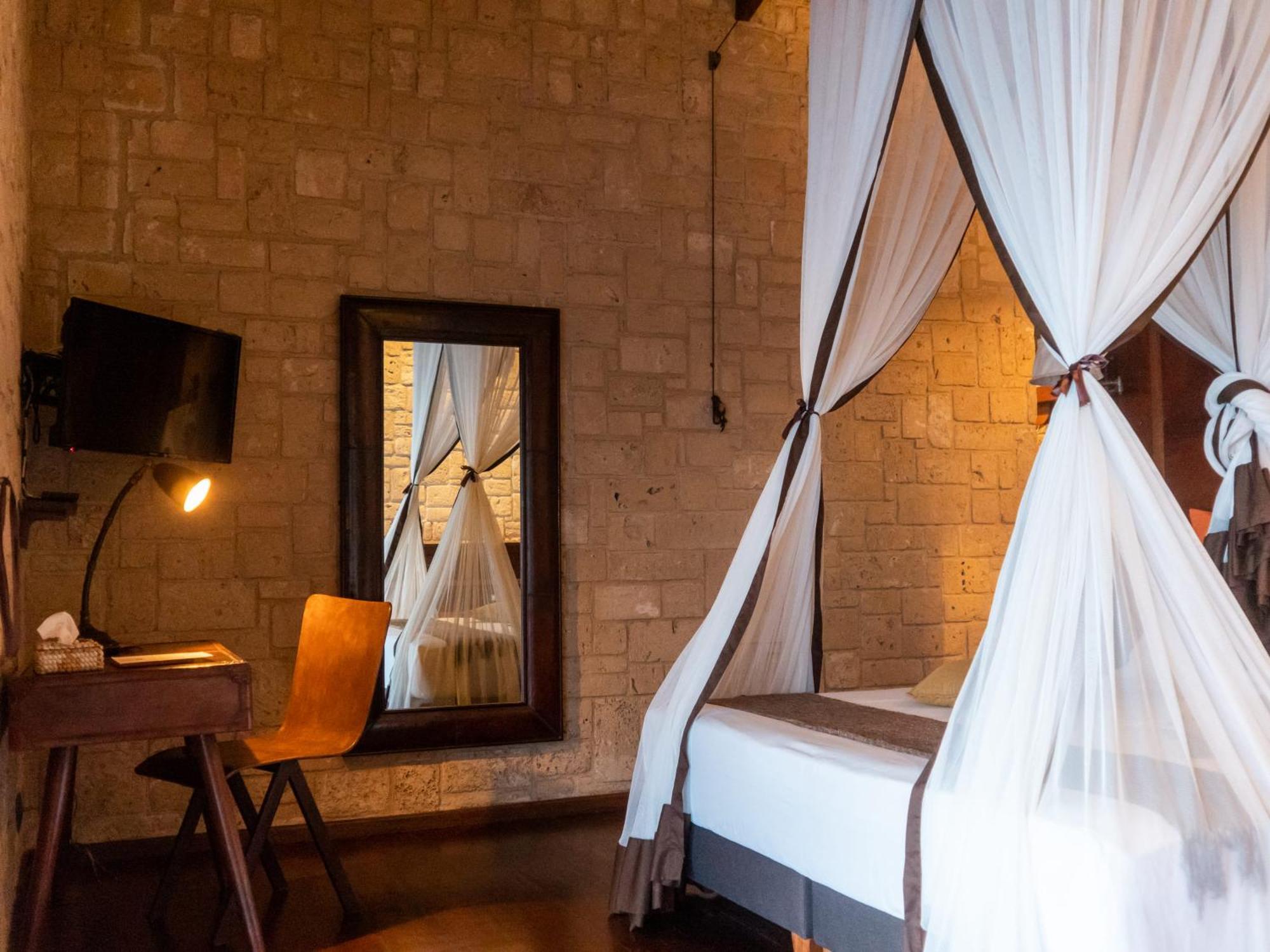 Bed and Breakfast Demeure De La Compagnie Generale Des Huiles Precieuses Ифати Экстерьер фото